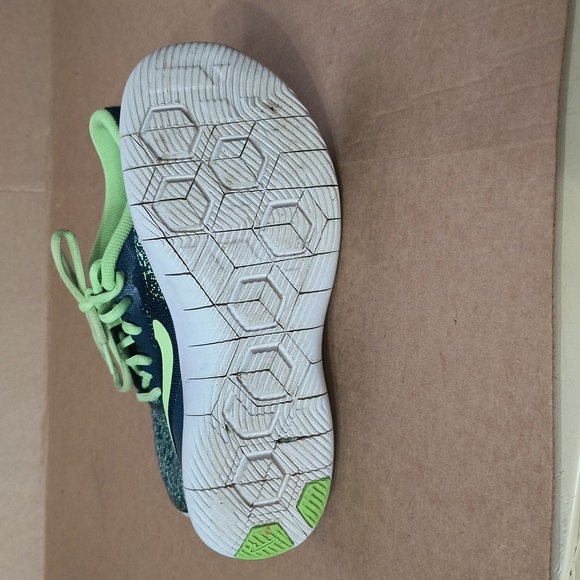 Nike Flex Contact shoes size 5.5Y, color: lime green, blue - Picture 5 of 8